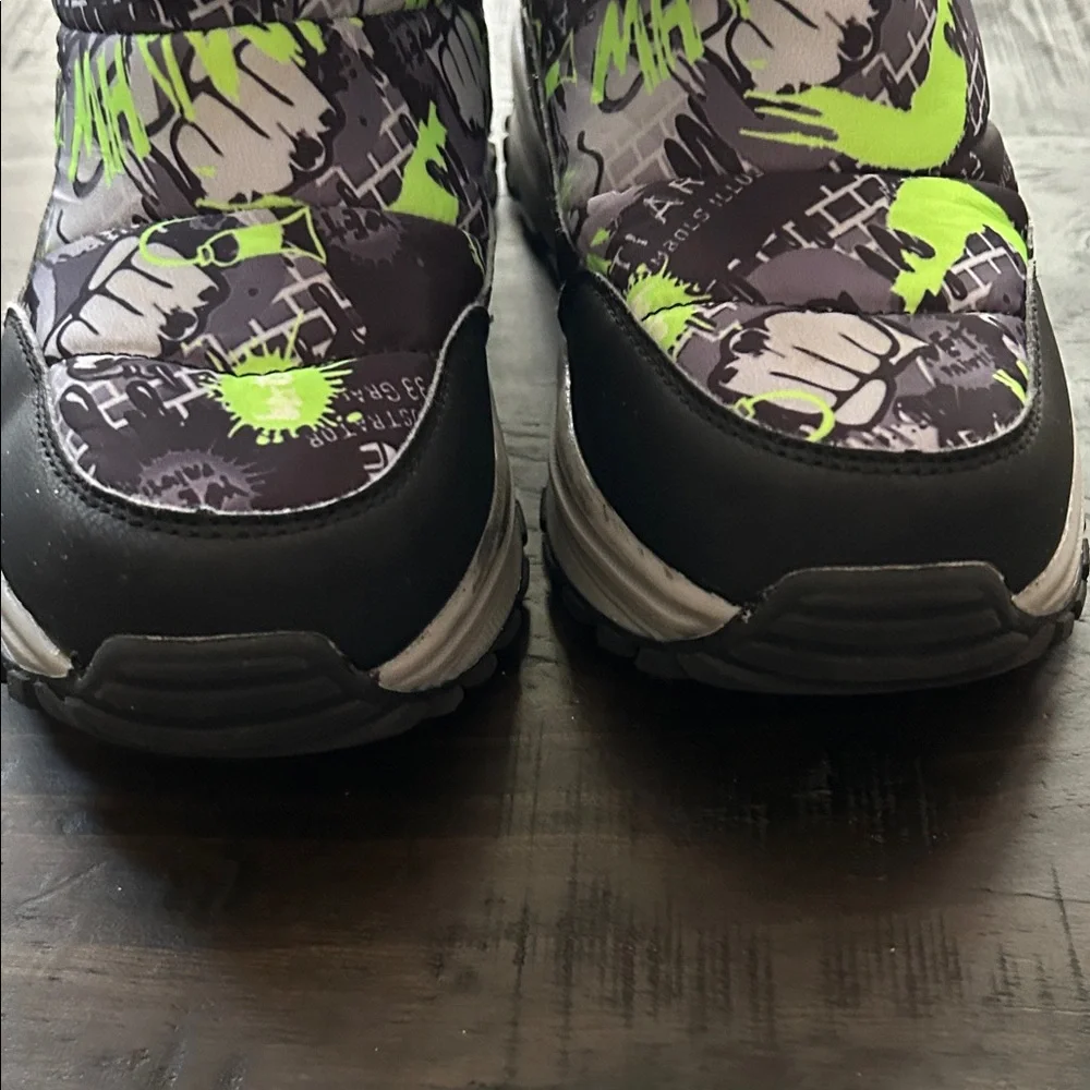 Sporto Kids Graphic Boots - Black and Neon GreenSport